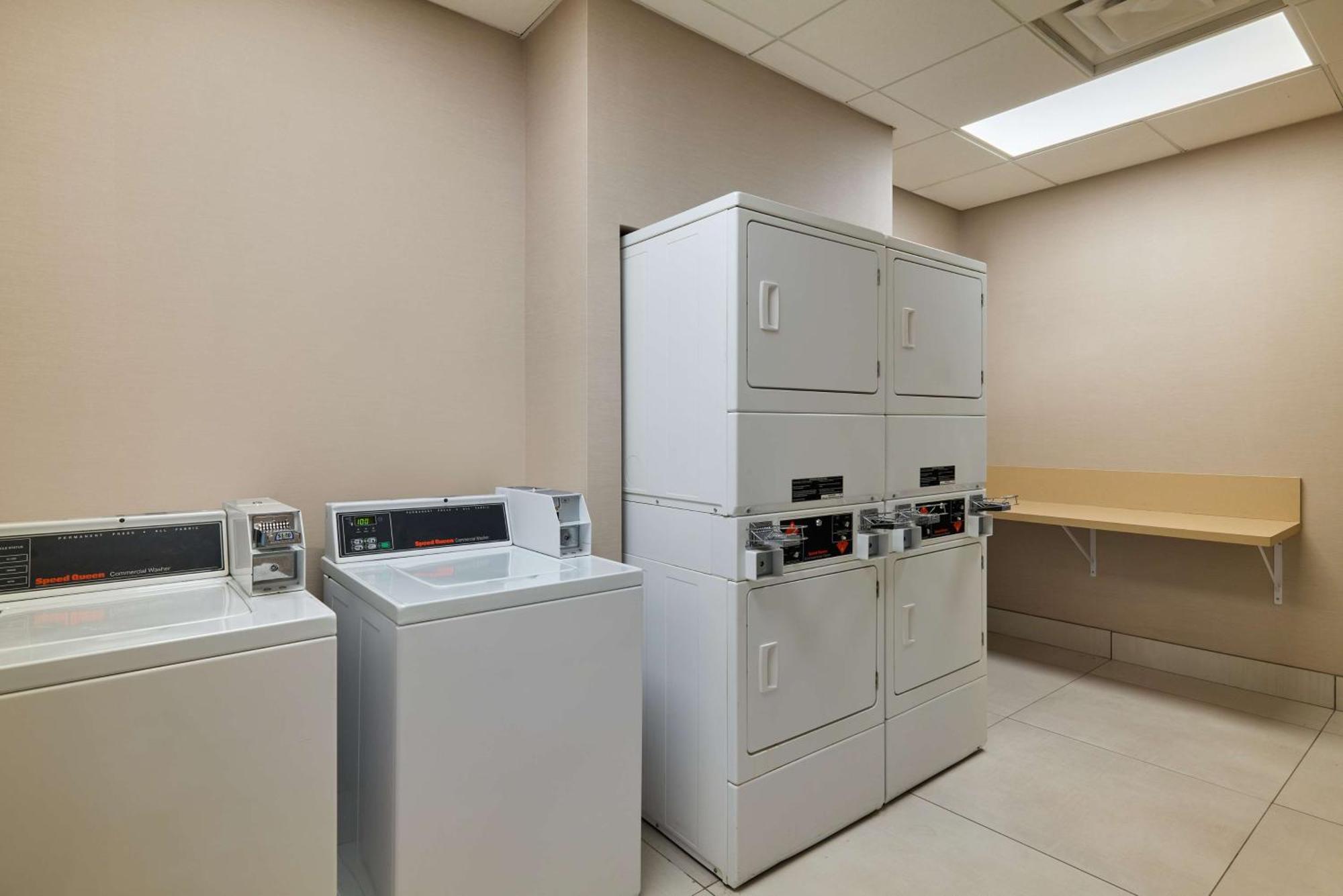 Hilton Garden Inn Bloomington Eksteriør bilde